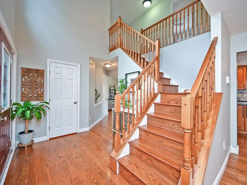 6004 Hidden Oaks Court, Hamilton Township, OH 45039 Photo 3