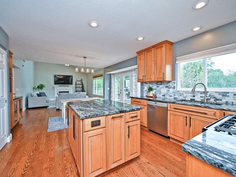 6004 Hidden Oaks Court, Hamilton Township, OH 45039 Photo 7