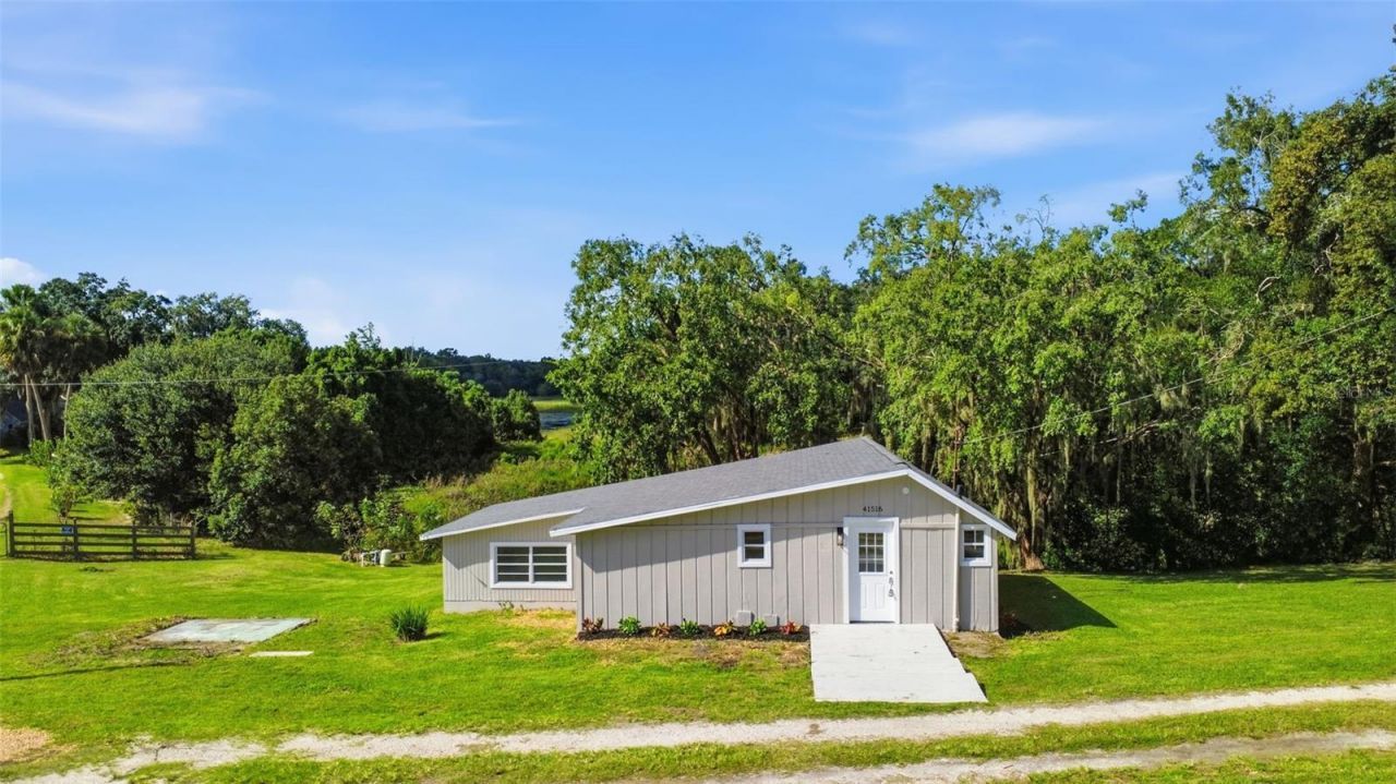 41520 Charm Lake Drive, Umatilla, FL 32784 Photo