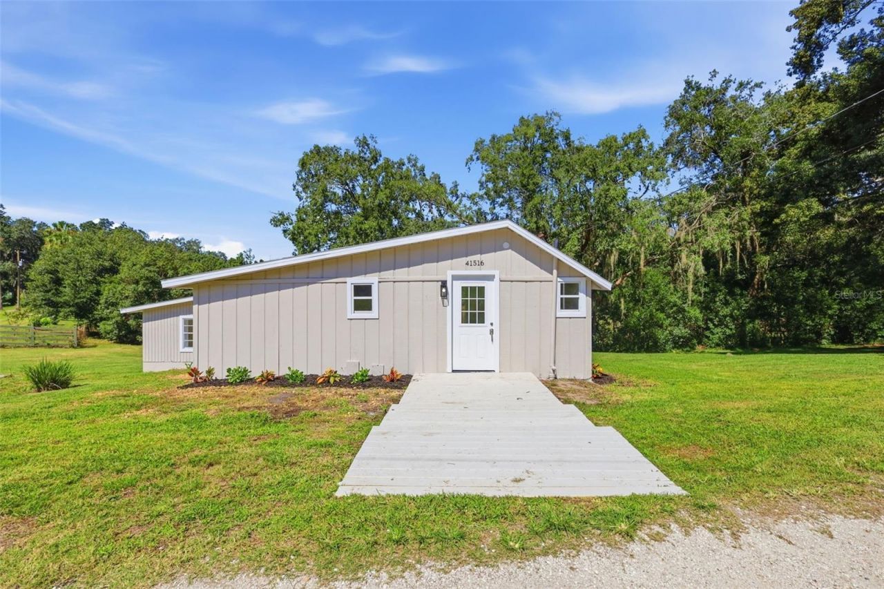 41520 Charm Lake Drive, Umatilla, FL 32784 Photo