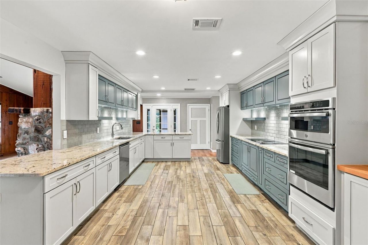 41520 Charm Lake Drive, Umatilla, FL 32784 Photo