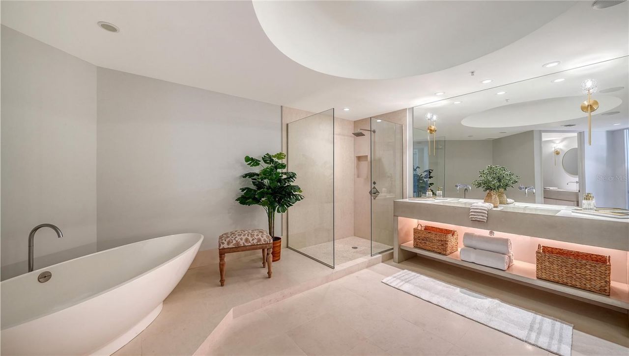 3010 Grand Bay Boulevard, Unit 416, Longboat Key, FL 34228 Photo