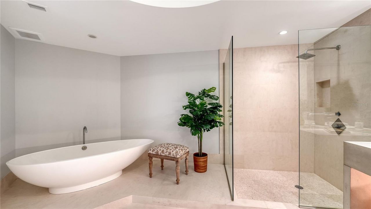 3010 Grand Bay Boulevard, Unit 416, Longboat Key, FL 34228 Photo
