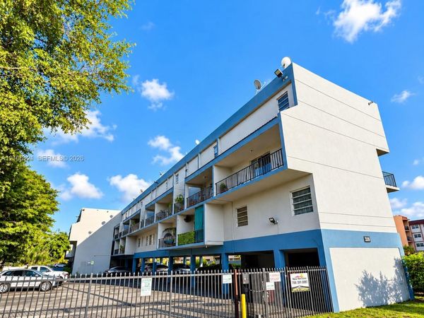 399 NW 72nd Ave, Unit 210, Miami, FL 33126