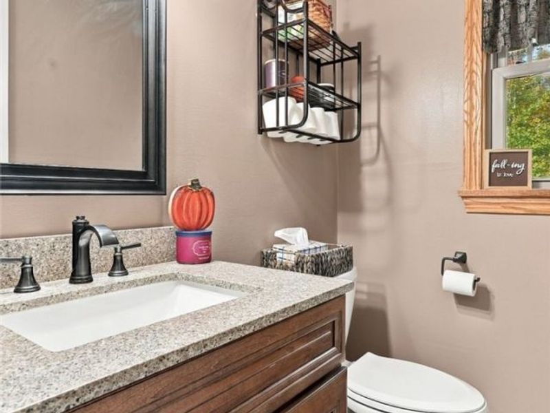 1907 Dogwood Square NE, Bolivar, OH 44612 Photo 13