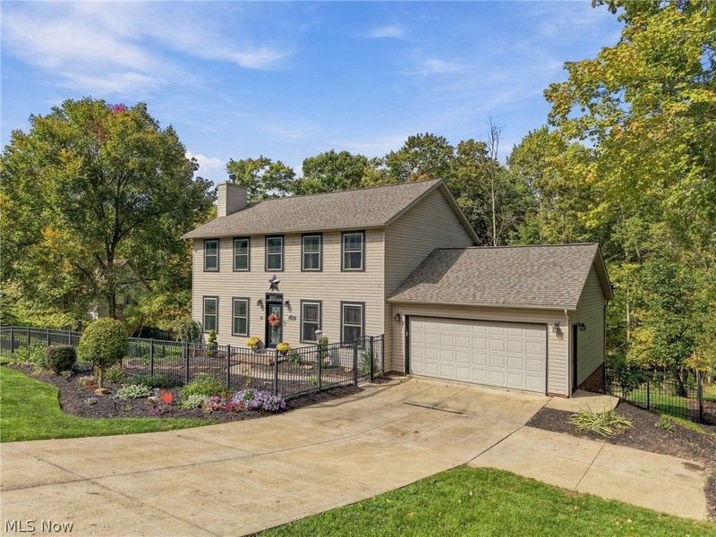 1907 Dogwood Square NE, Bolivar, OH 44612 Photo 2