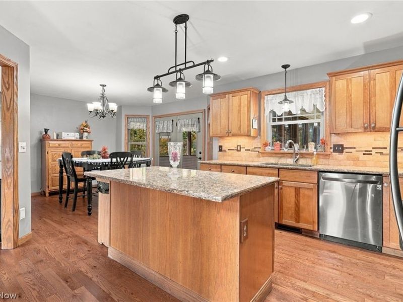 1907 Dogwood Square NE, Bolivar, OH 44612 Photo 9