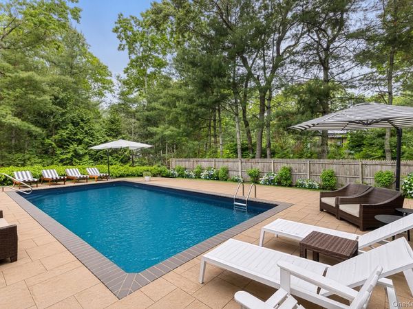 35 Montauk Boulevard , East Hampton, NY 11937