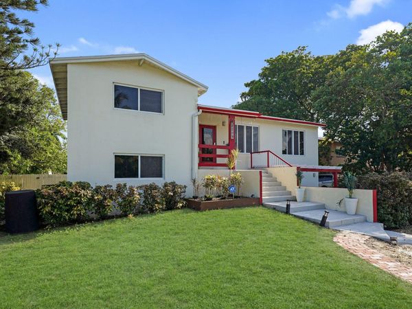 220 NW 42ND Street, Oakland Park, FL 33309