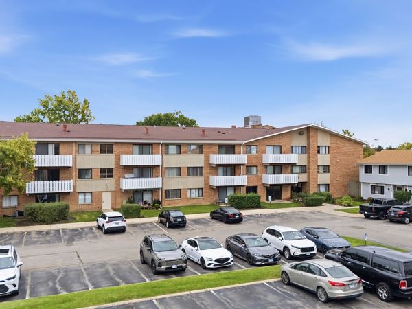 2000 Bayside Drive , Unit 114, Palatine, IL 60074