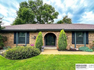 724 Eldorado Drive, Omaha, NE 68154