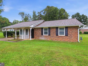 8 Silverwood Drive, Newnan, GA 30265