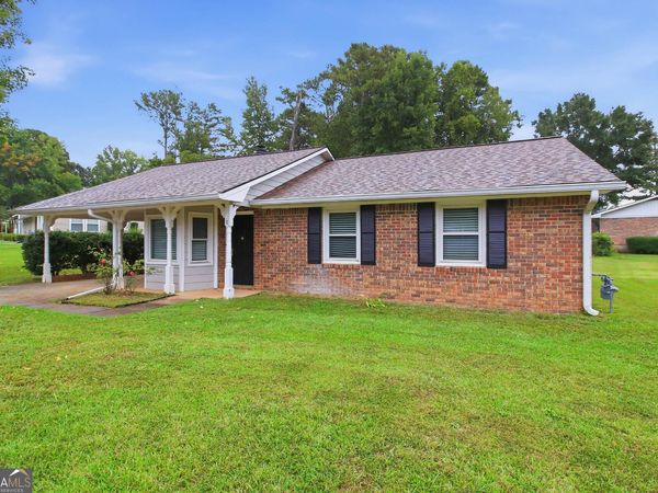 8 Silverwood Drive, Newnan, GA 30265