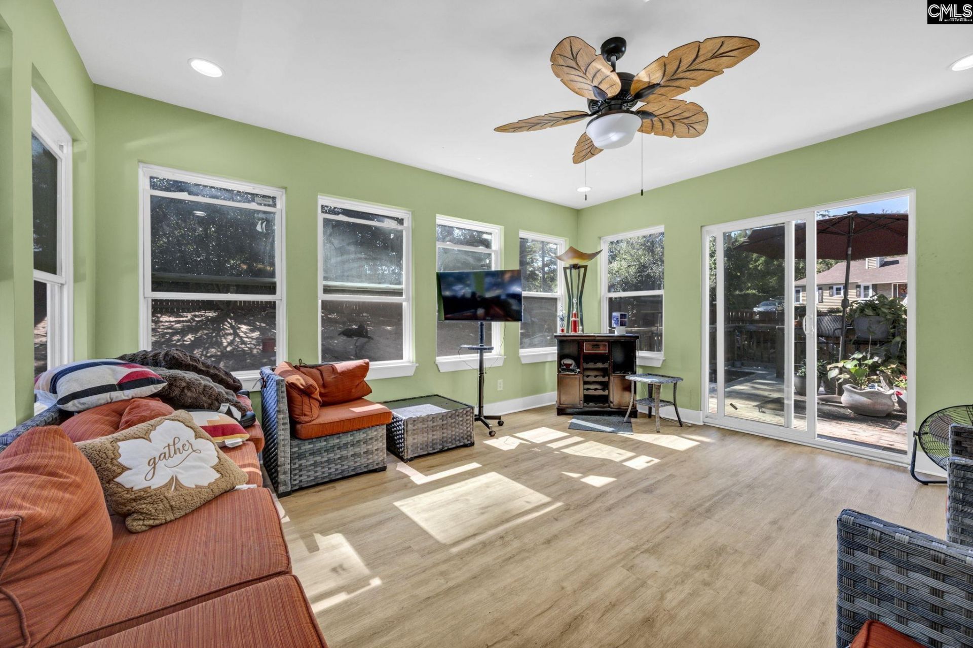 239 Charles Towne Court  Photo 15