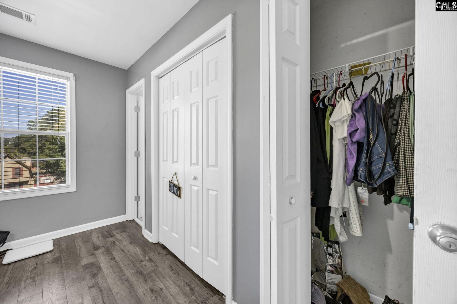239 Charles Towne Court  Photo 21