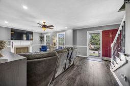 239 Charles Towne Court  photo 4