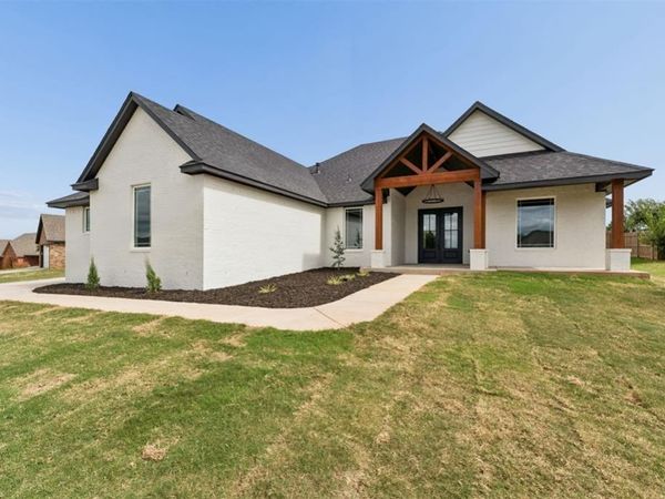 600 Eagle Lake Lane, Newcastle, OK 73065