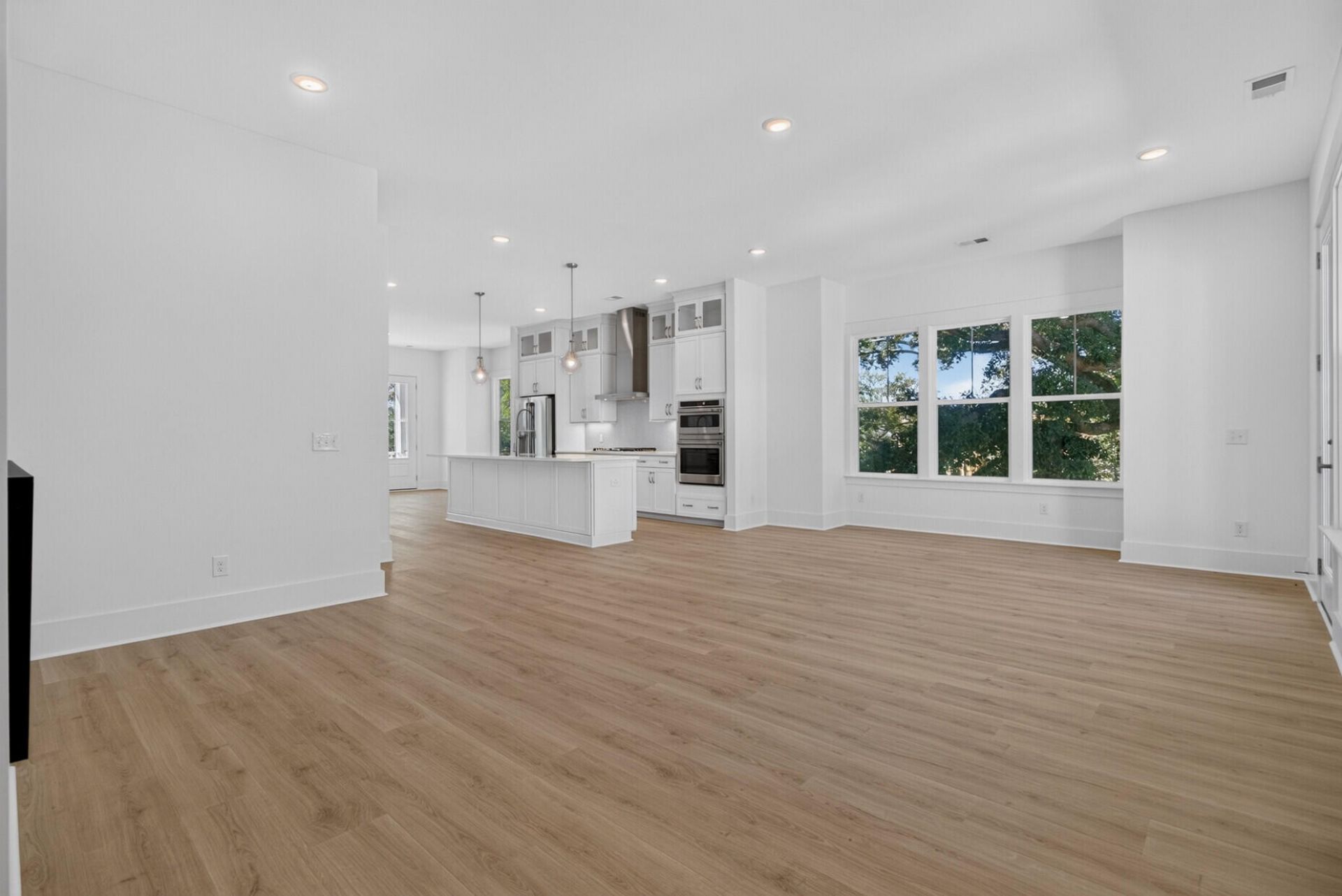 122 Fairbanks Drive Photo 17