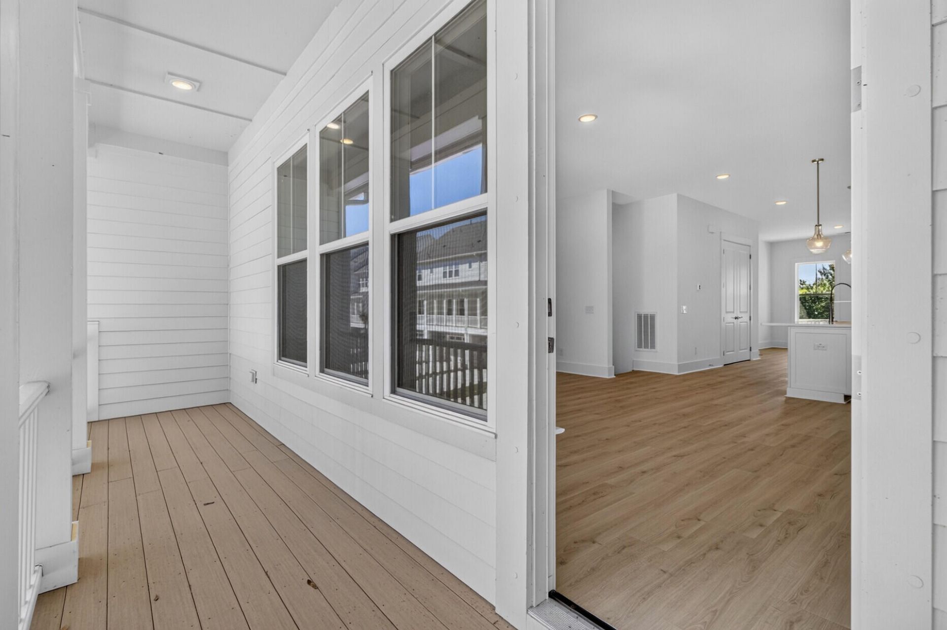 122 Fairbanks Drive Photo 19