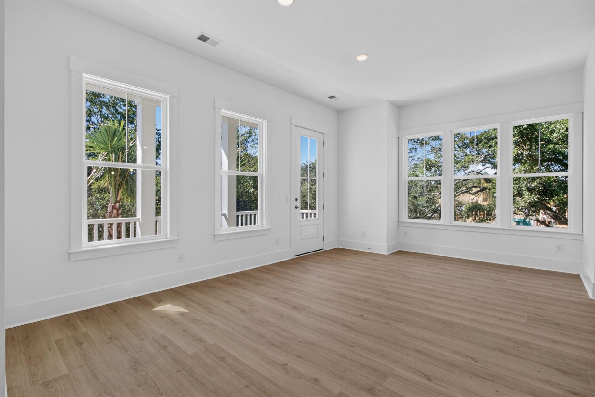 122 Fairbanks Drive Photo 28