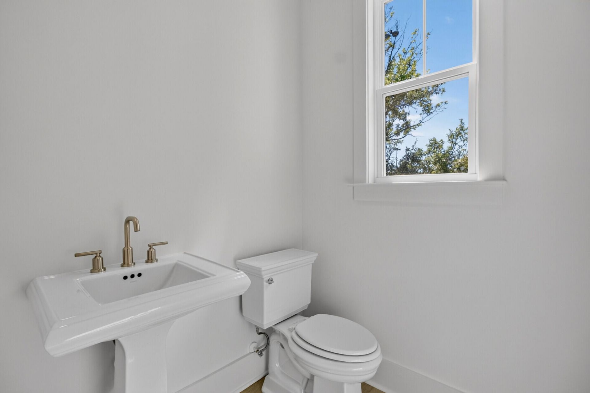 122 Fairbanks Drive Photo 34