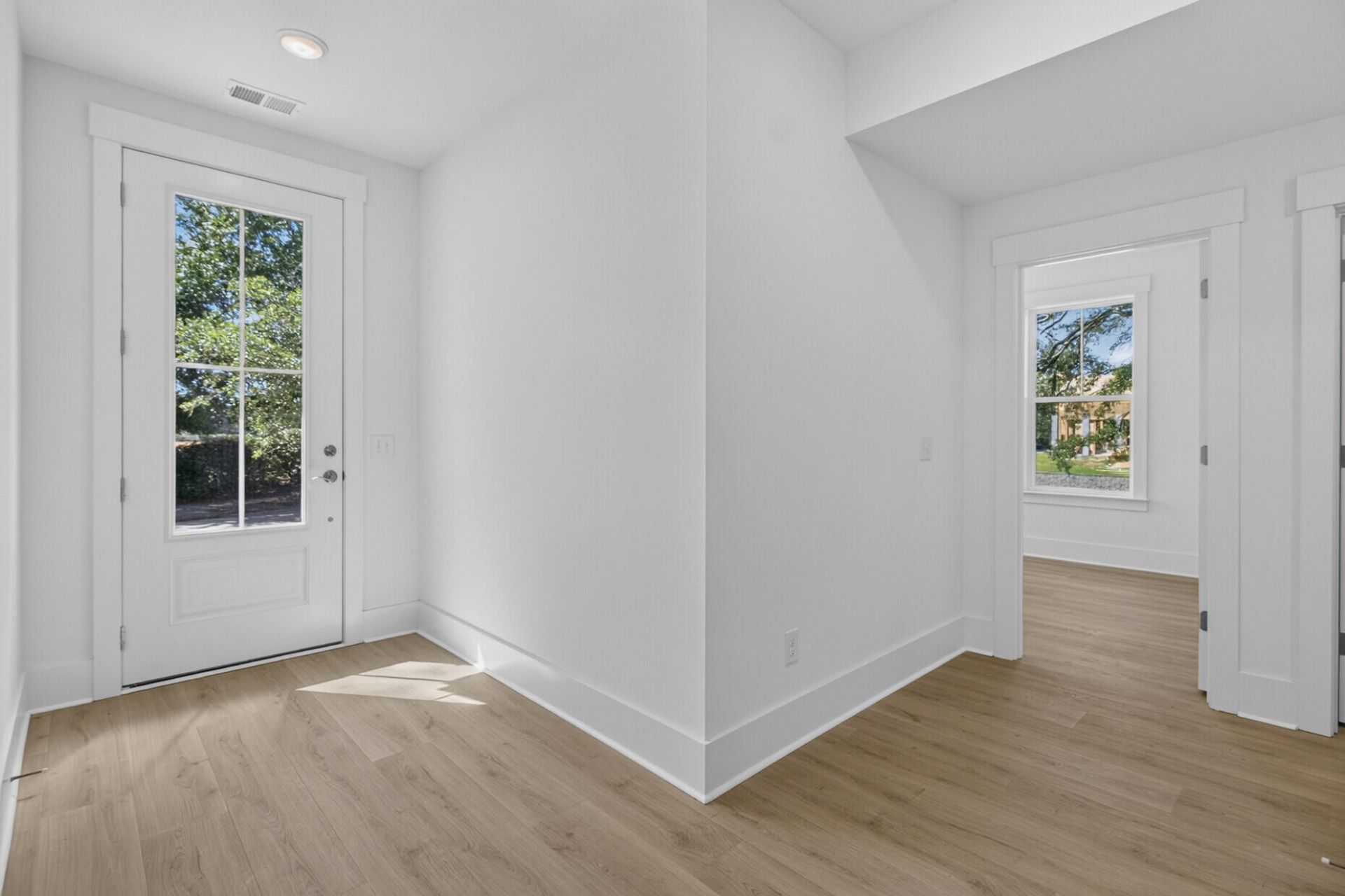 122 Fairbanks Drive Photo 5