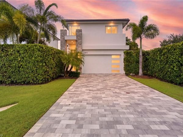 591 93rd AVE N, NAPLES, FL 34108