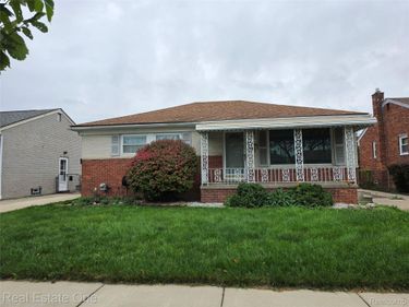 24555 Johnston Avenue, Eastpointe, Mi 48021