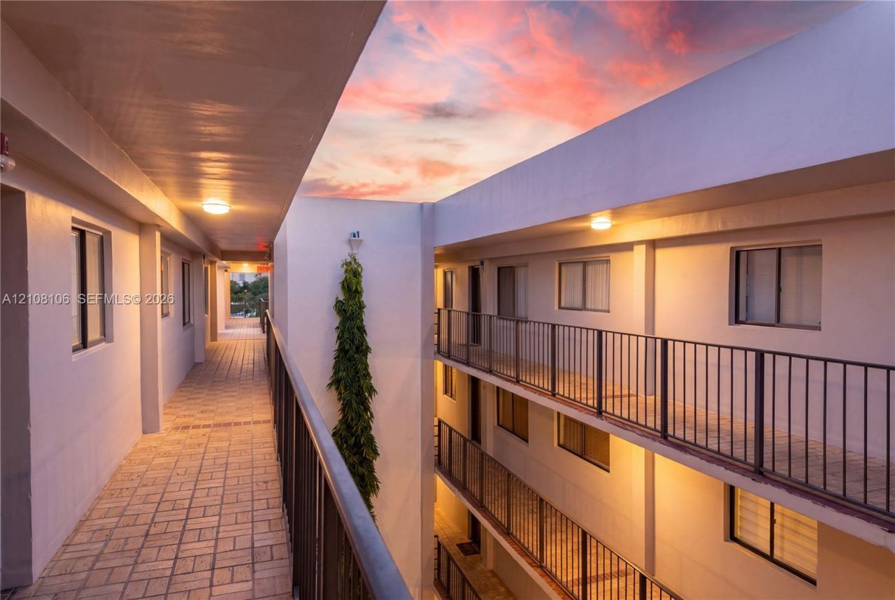 8650 SW 133rd Ave Rd , Unit 424, Miami, FL 33183 Photo