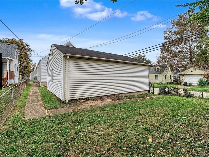 4545 Greenwich Village Avenue, Dayton, OH 45406 Photo 37