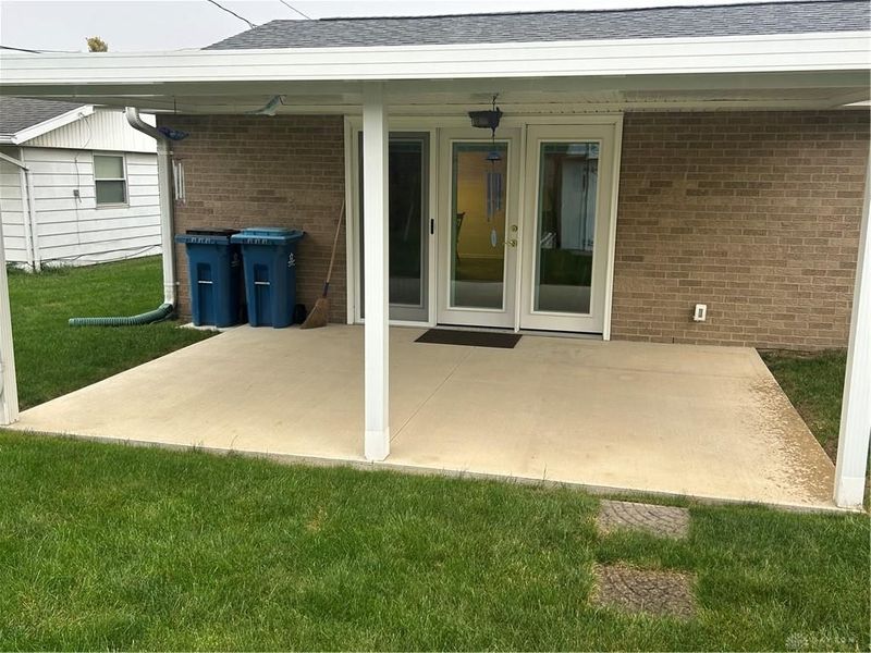 321 N Garber Drive, Tipp City, OH 45371 Photo 4