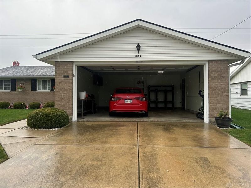321 N Garber Drive, Tipp City, OH 45371 Photo 5