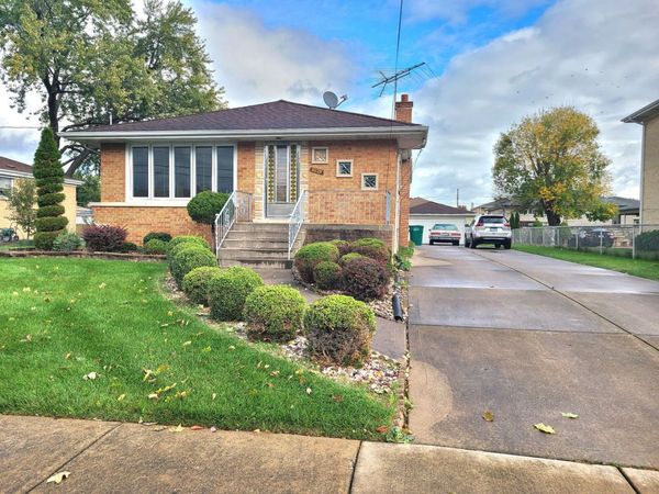 8629 Laramie Avenue , Burbank, IL 60459