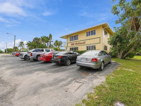 2190 SE 5TH Street, Unit 5-B, Pompano Beach, FL 33062