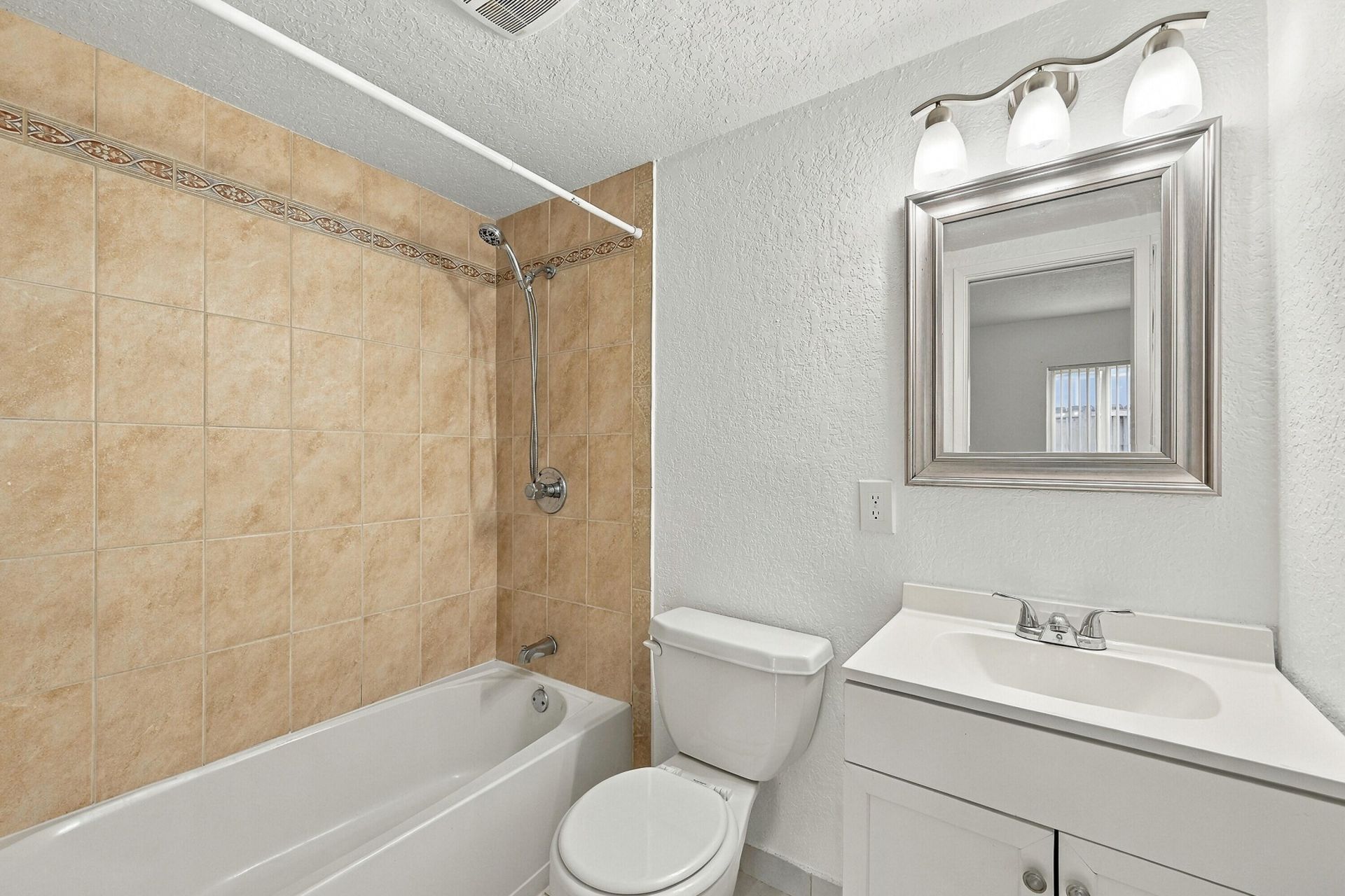 2190 SE 5th Street, Unit 5-B, Pompano Beach, FL 33062 Photo