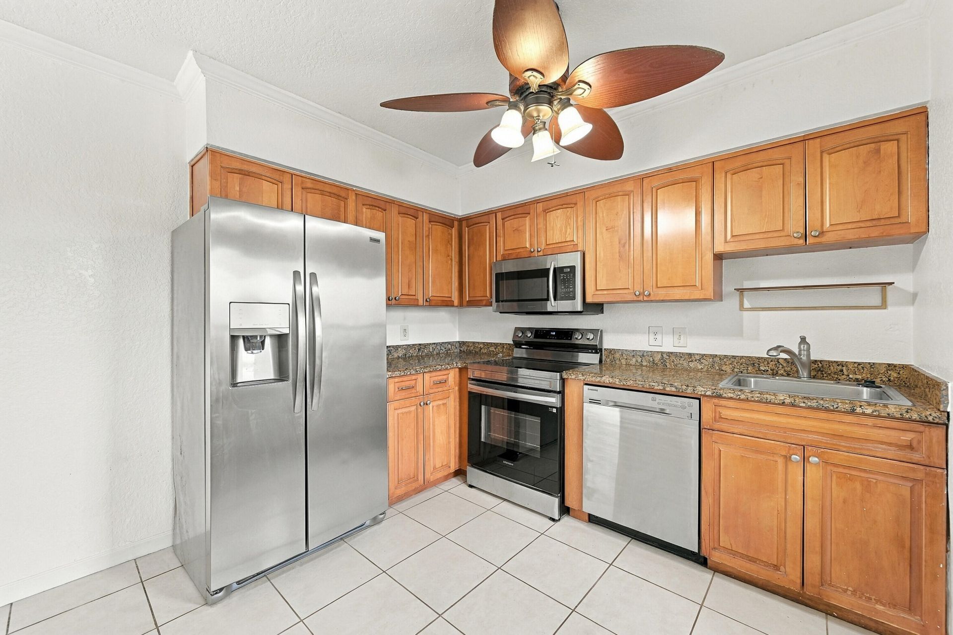 2190 SE 5th Street, Unit 5-B, Pompano Beach, FL 33062 Photo