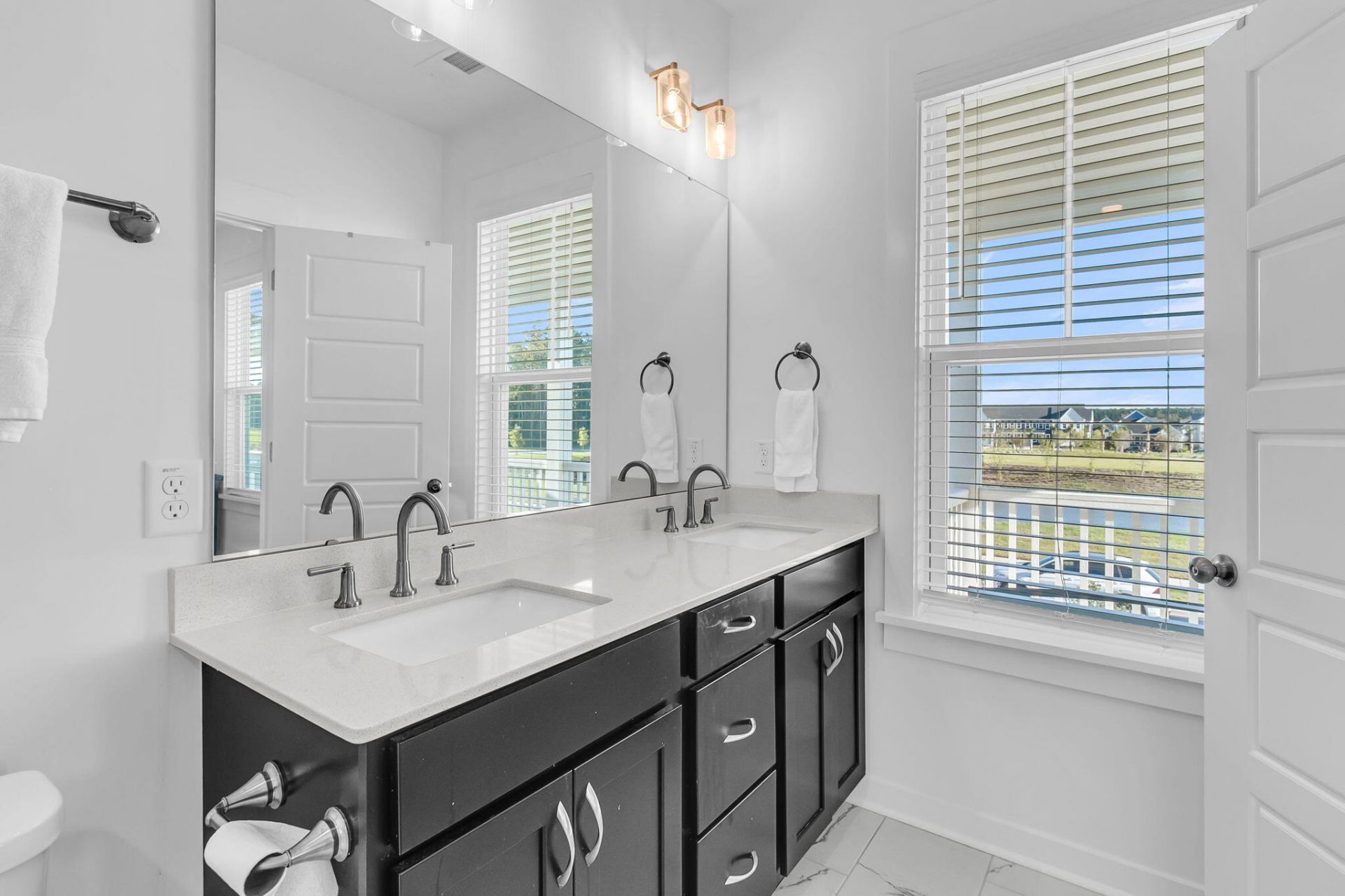 220 Midtown Avenue Photo 17