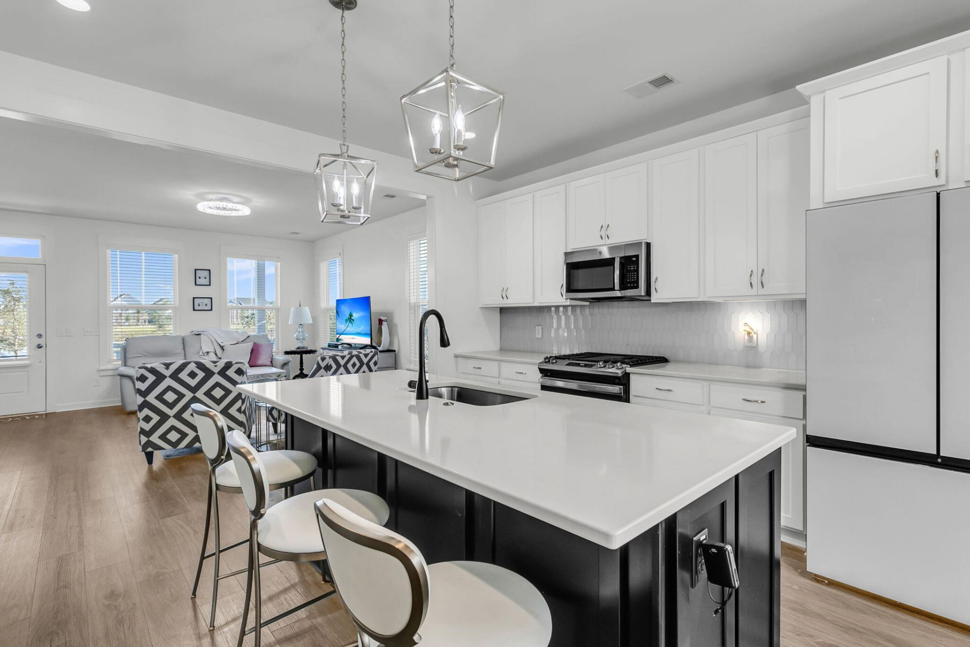220 Midtown Avenue Photo 30