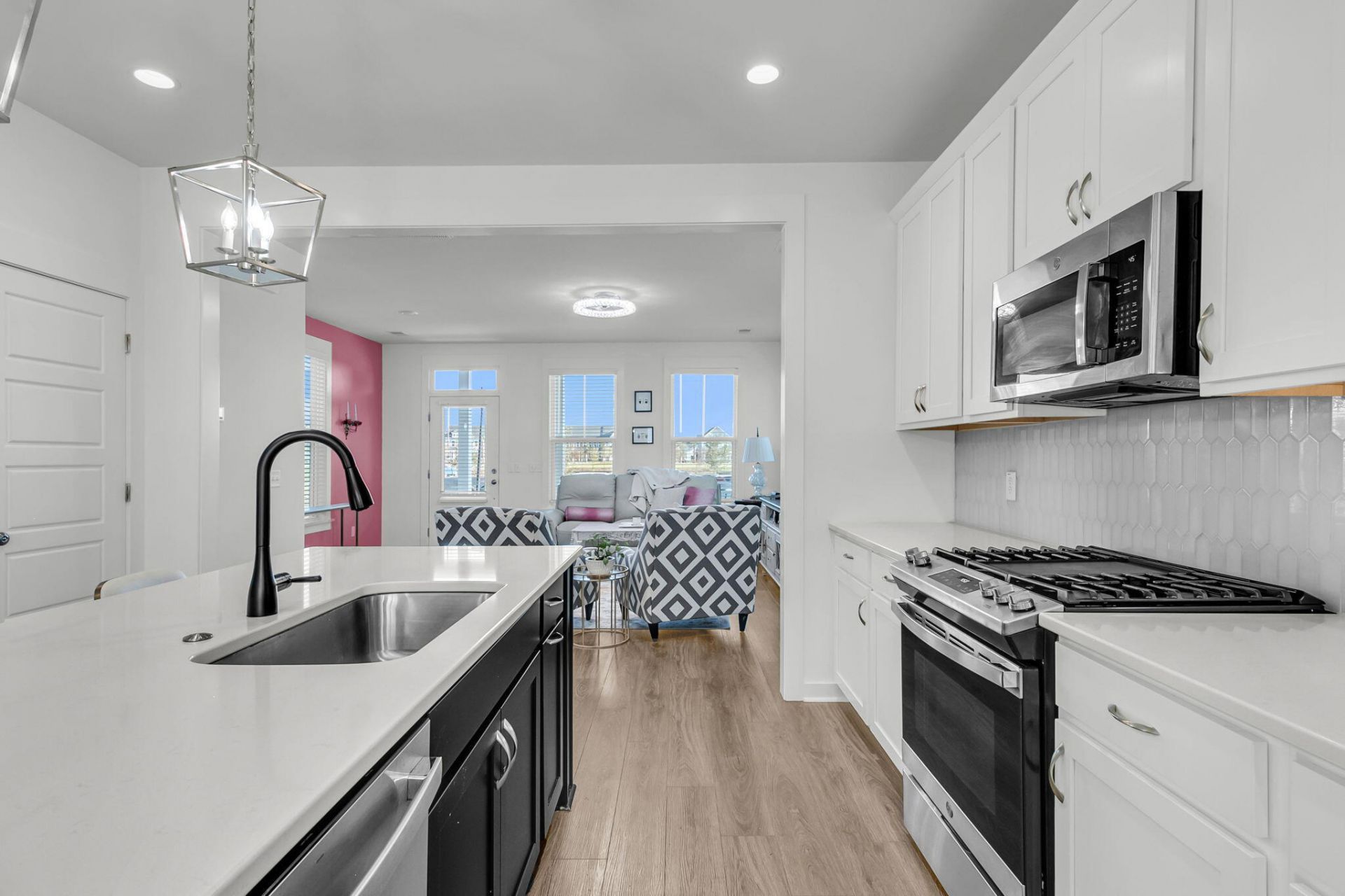220 Midtown Avenue Photo 5