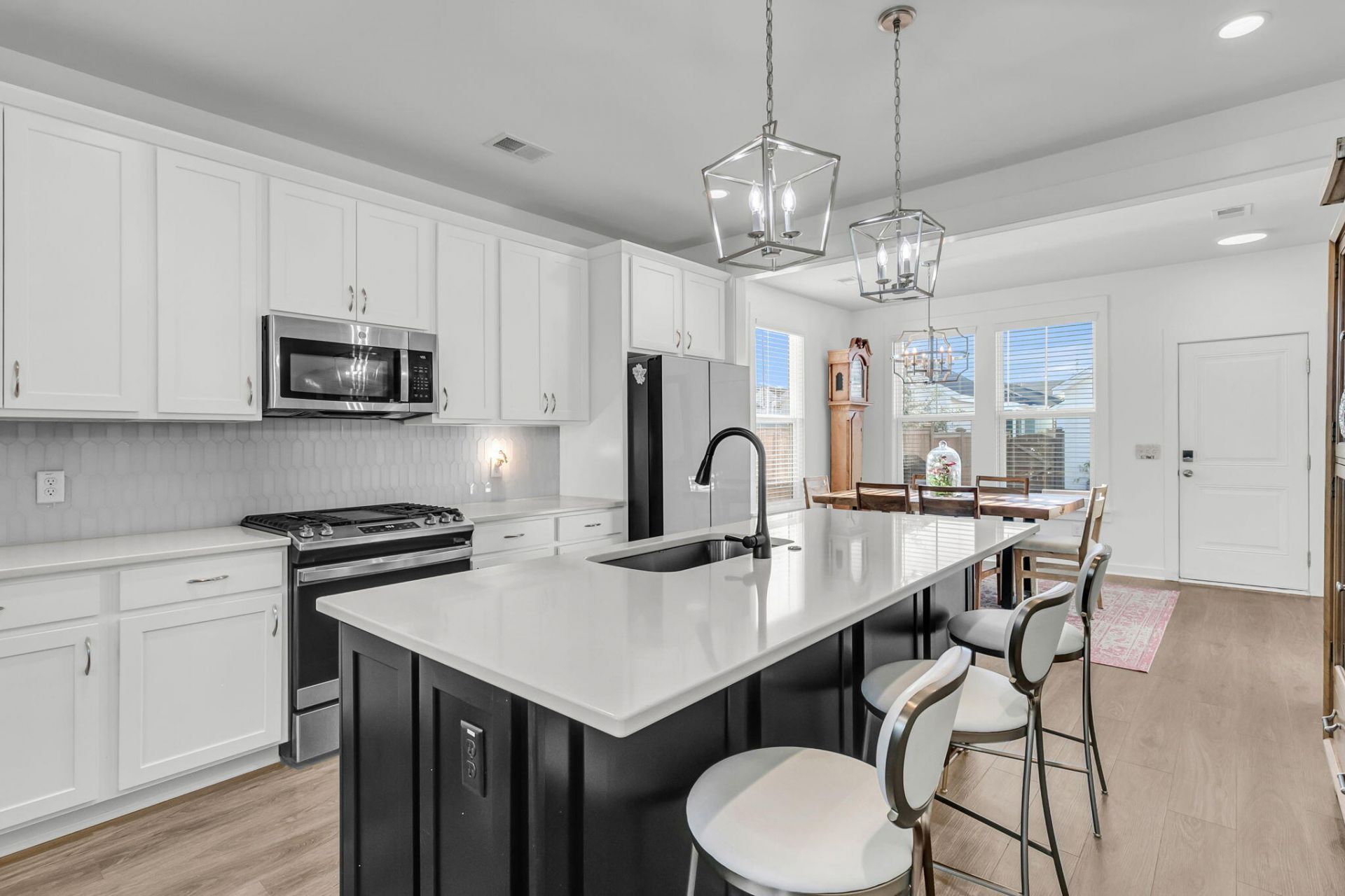 220 Midtown Avenue Photo 6