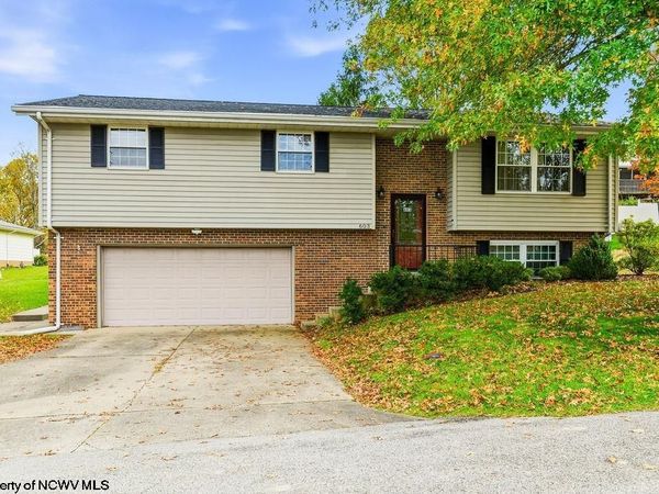 603 Hickory Lane, Bridgeport, WV 26330