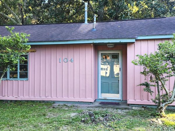 104 Ethel Circle, Ocean Springs, MS 39564