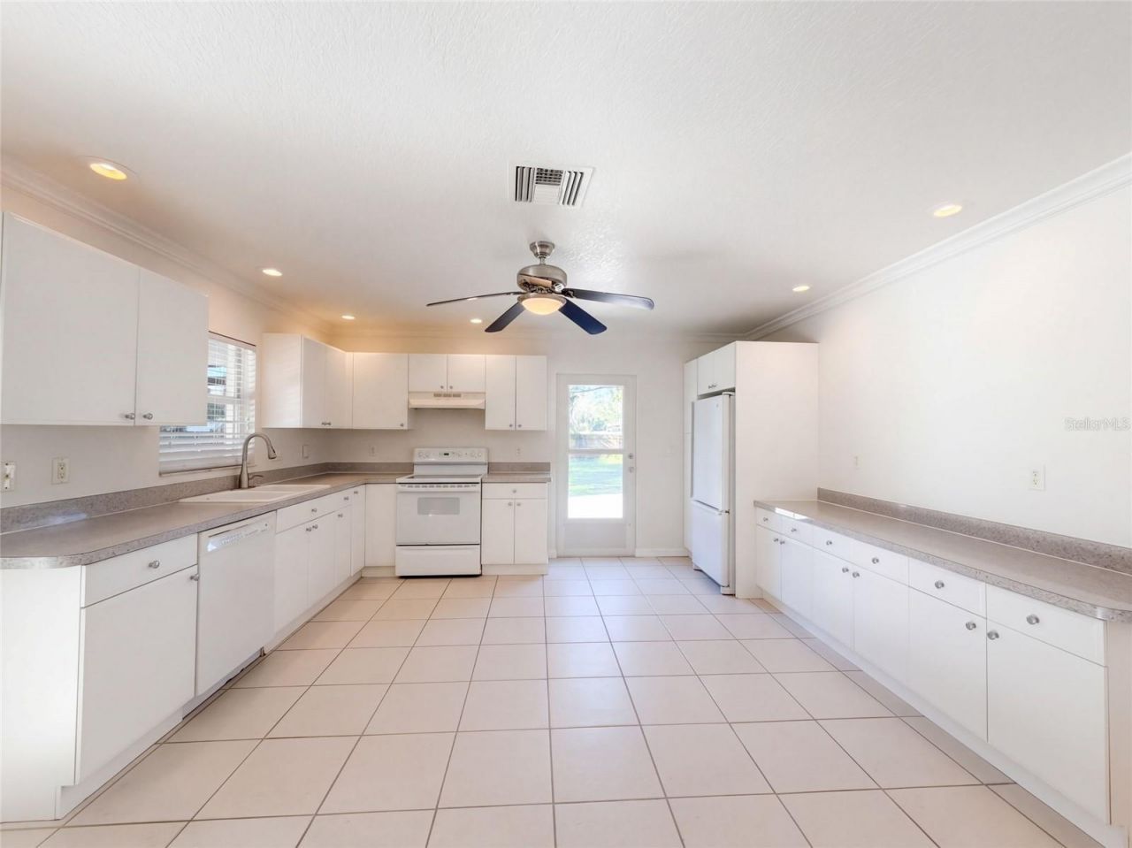 3705 Malec Circle , Sarasota, FL 34233 Photo
