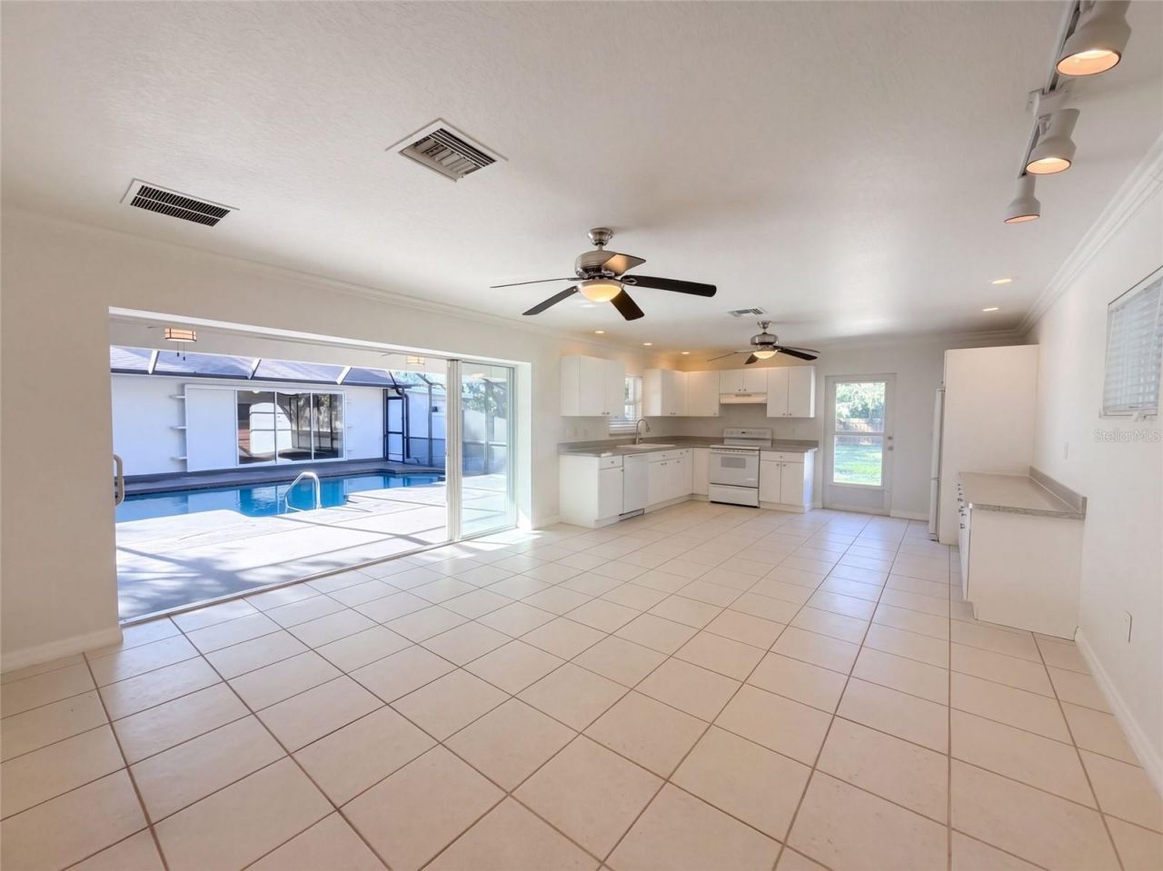 3705 Malec Circle , Sarasota, FL 34233 Photo