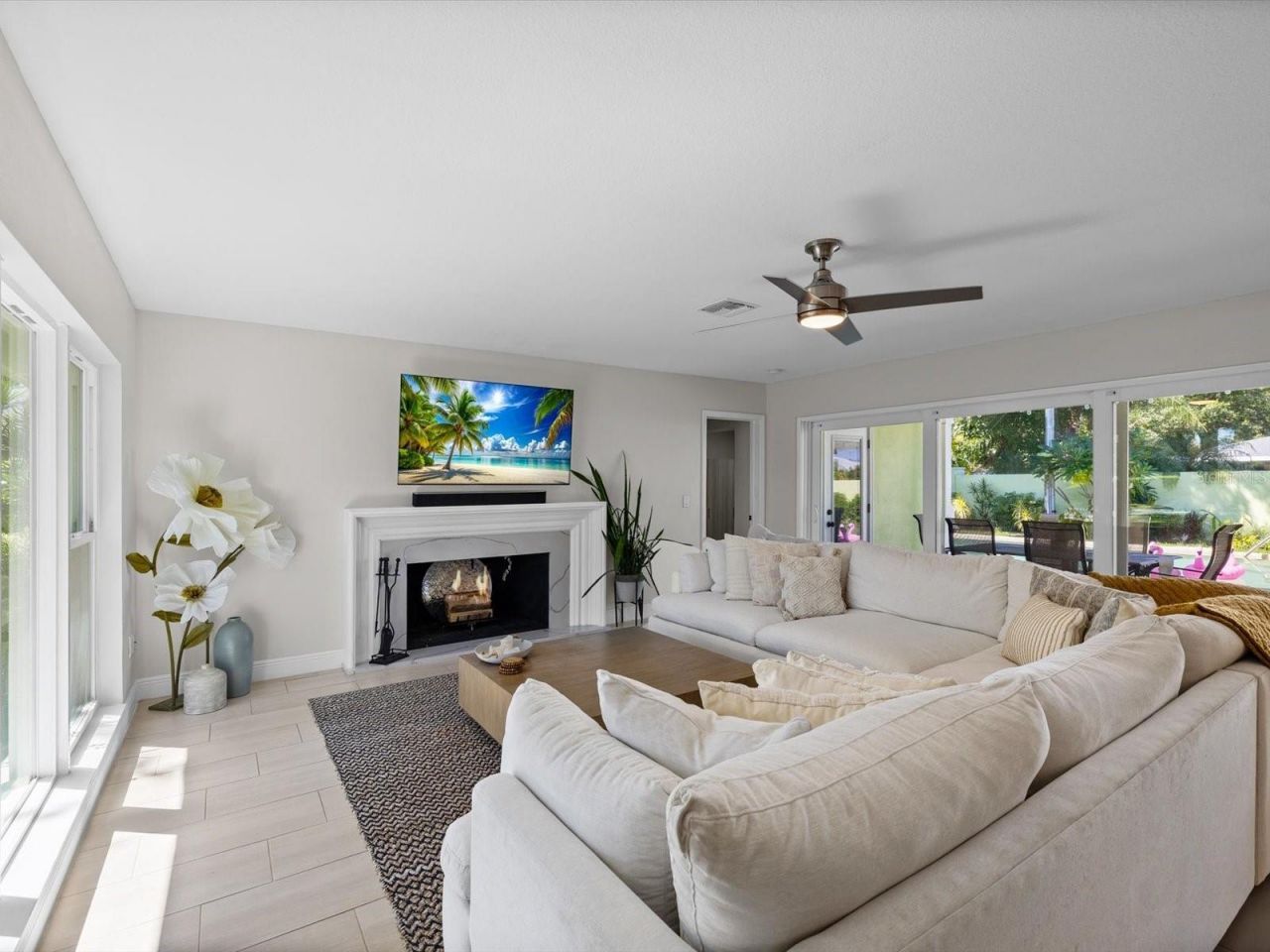 1316 Golf View Drive, Belleair, FL 33756 Photo