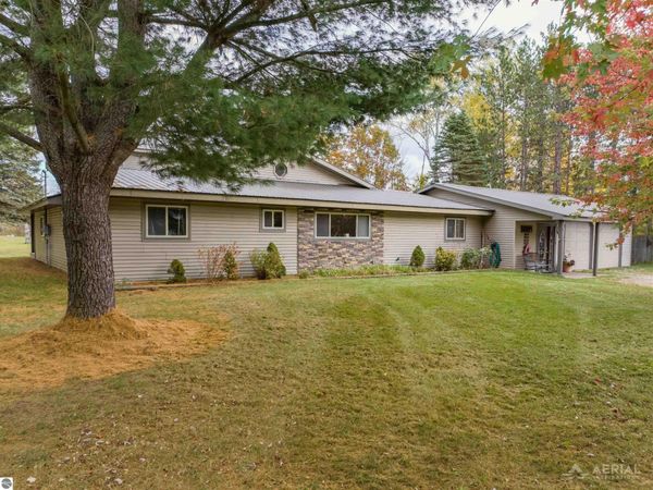 7884 N St Helen Road, St Helen, MI 48656