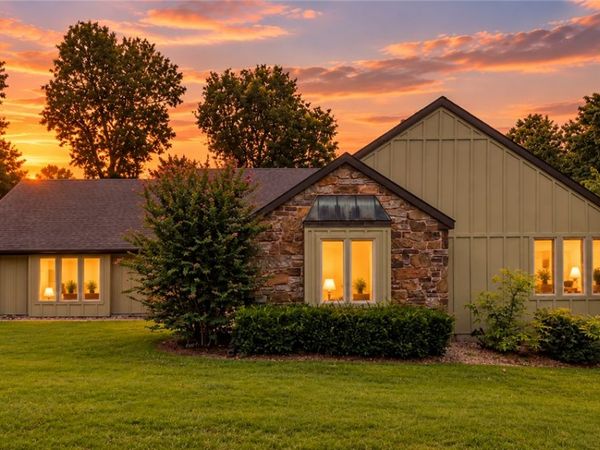 2 Ettington Drive, Bella Vista, AR 72714