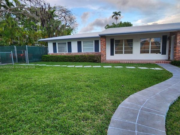 7105 SW 84th Ave , Miami, FL 33143
