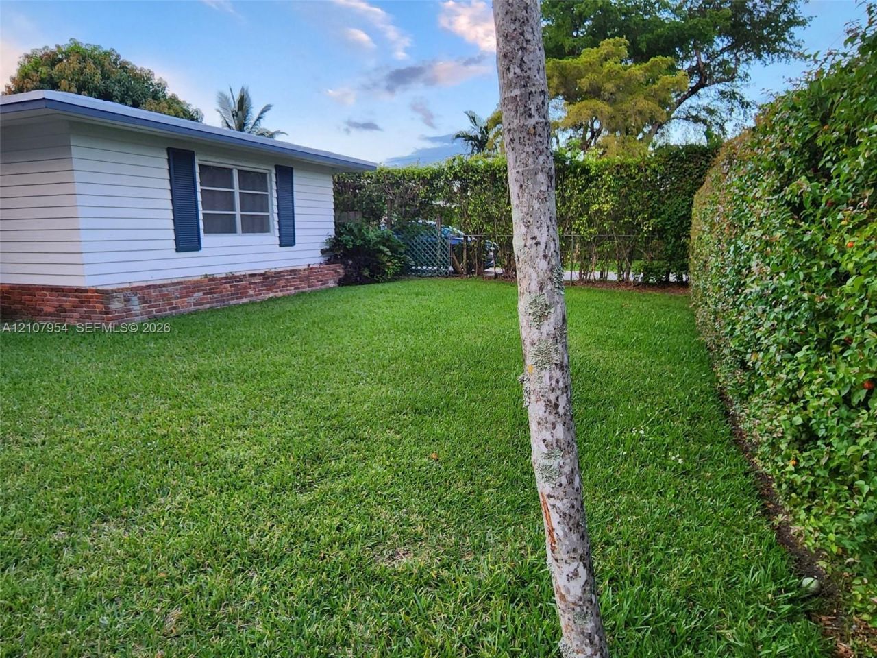 7105 SW 84th Ave , Miami, FL 33143 Photo