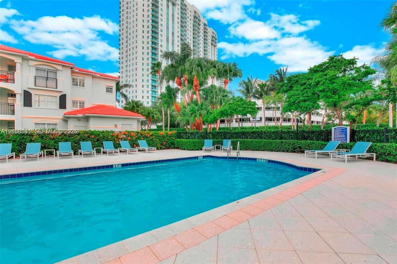 3135 NE 184th St, Unit 2205, Aventura, FL 33160 Photo